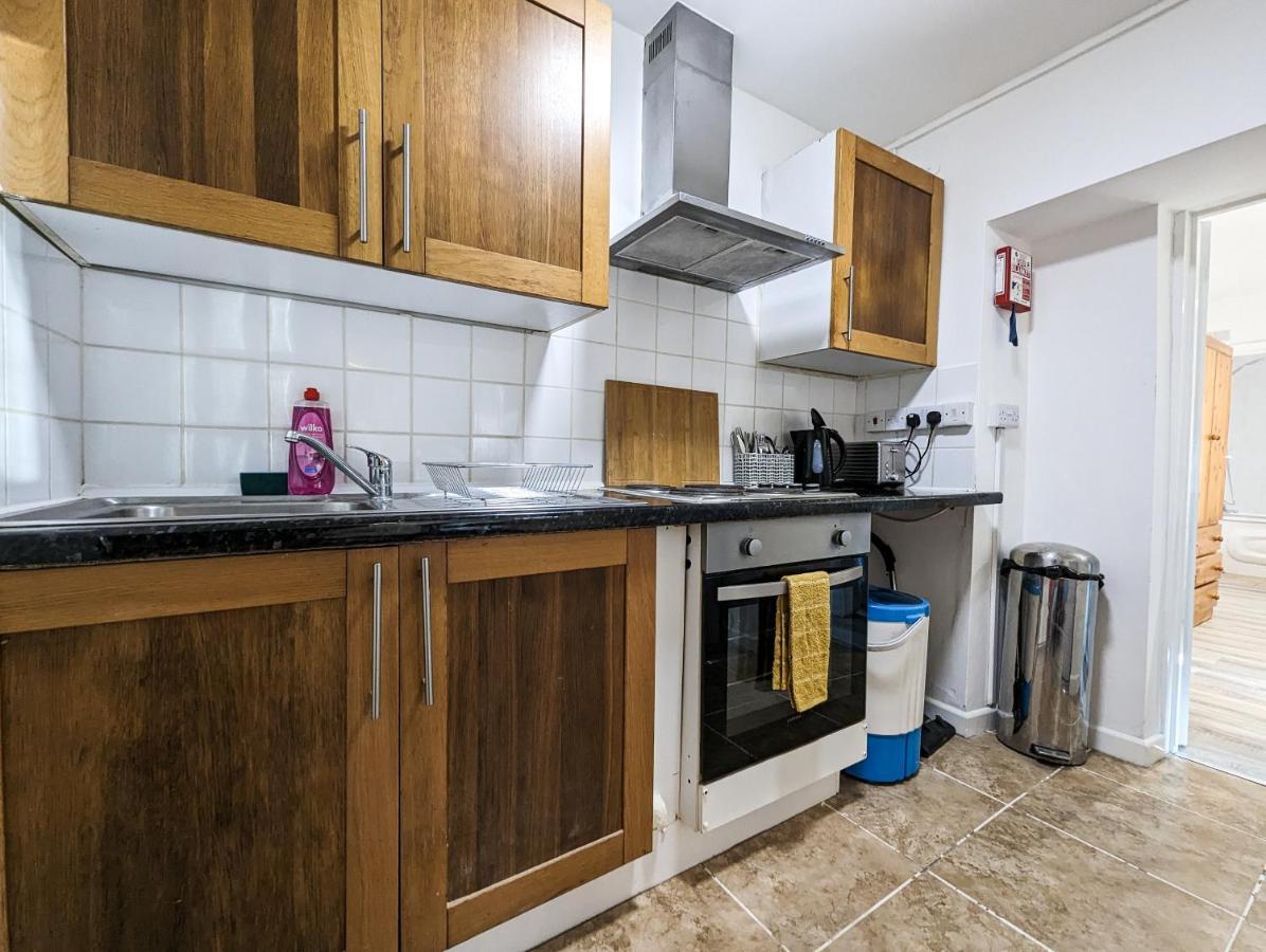Cozy Central Apartments - With Private Kitchens & Bathrooms Πόρτσμουθ Εξωτερικό φωτογραφία